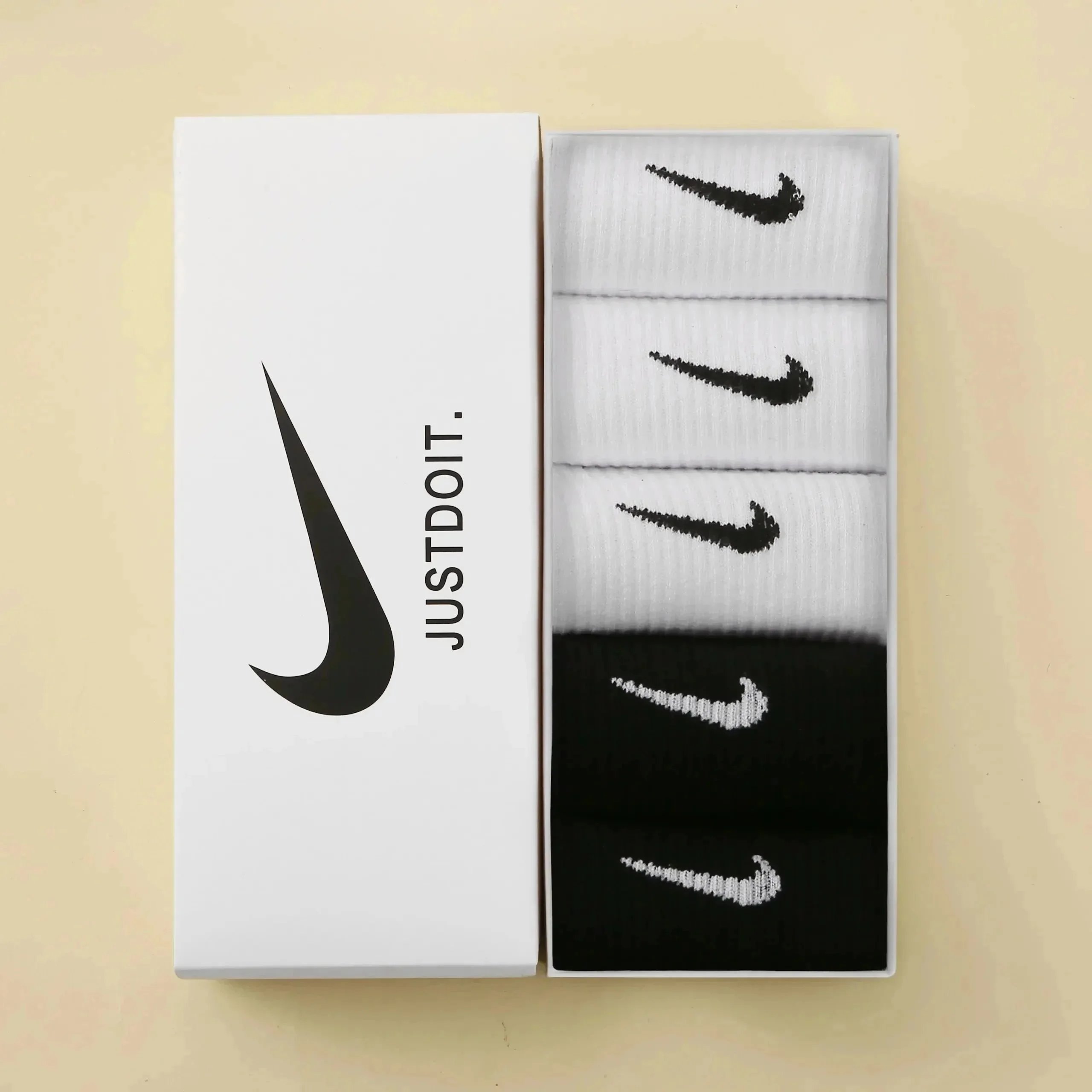 5 pairs【3white+2black】