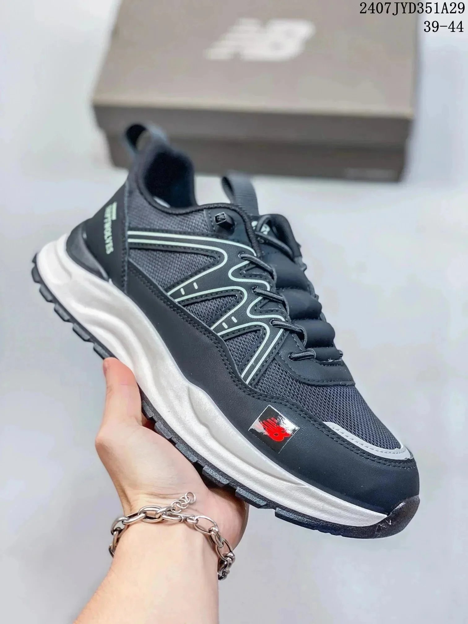 12黑色